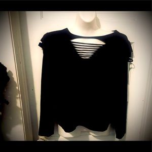 Women’s black top